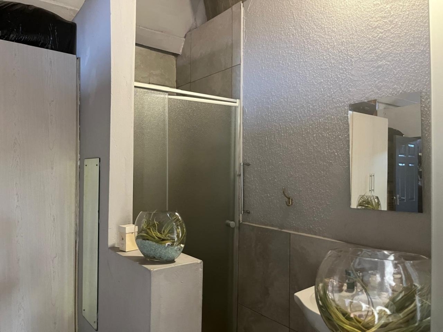 7 Bedroom Property for Sale in Farrarmere Gauteng
