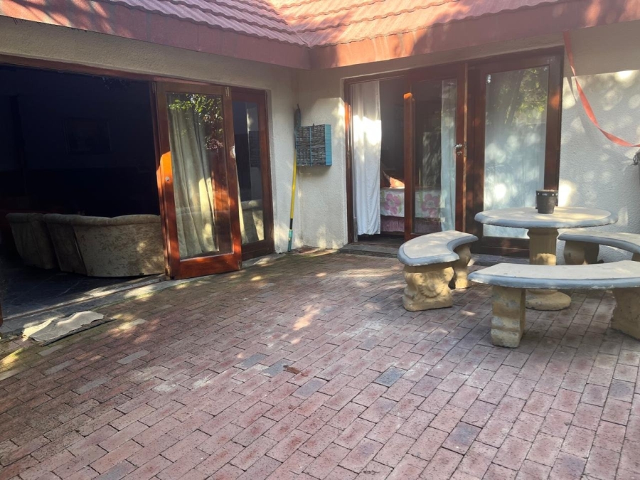7 Bedroom Property for Sale in Farrarmere Gauteng