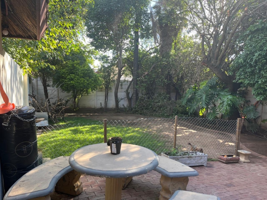 7 Bedroom Property for Sale in Farrarmere Gauteng