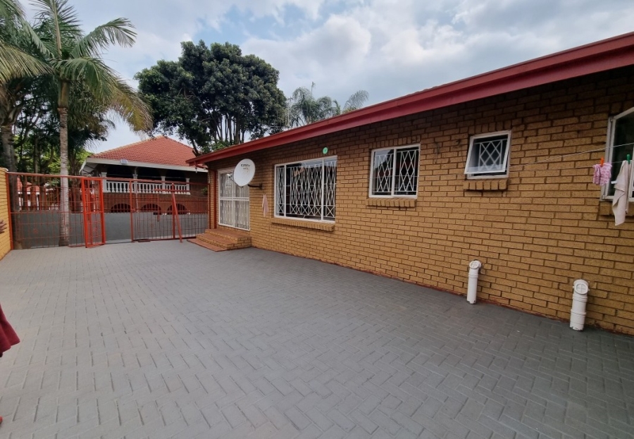 4 Bedroom Property for Sale in Laudium Gauteng
