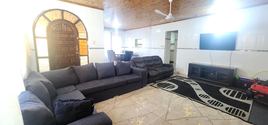 4 Bedroom Property for Sale in Laudium Gauteng
