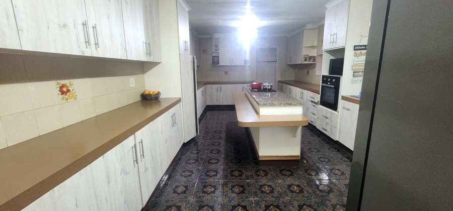 4 Bedroom Property for Sale in Laudium Gauteng