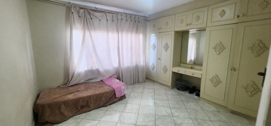 4 Bedroom Property for Sale in Laudium Gauteng