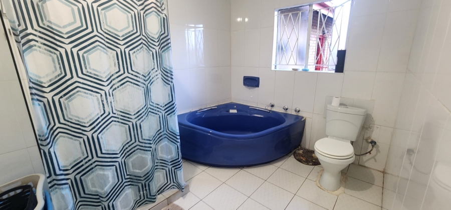 4 Bedroom Property for Sale in Laudium Gauteng