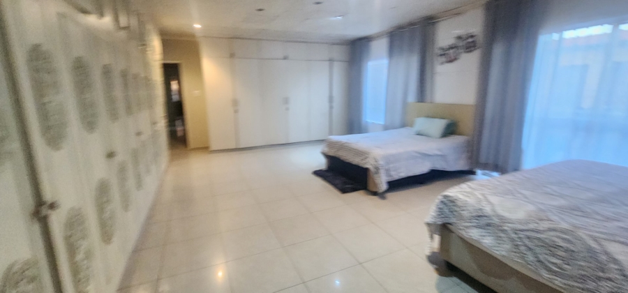 4 Bedroom Property for Sale in Laudium Gauteng