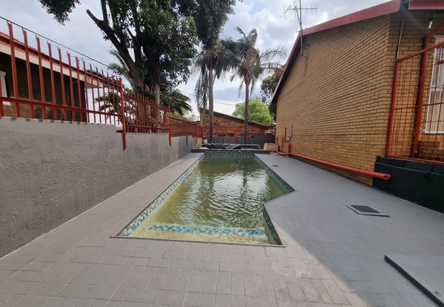 4 Bedroom Property for Sale in Laudium Gauteng