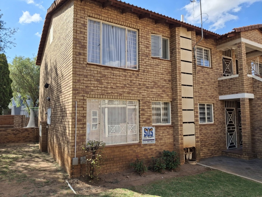 2 Bedroom Property for Sale in Ridgeway Gauteng