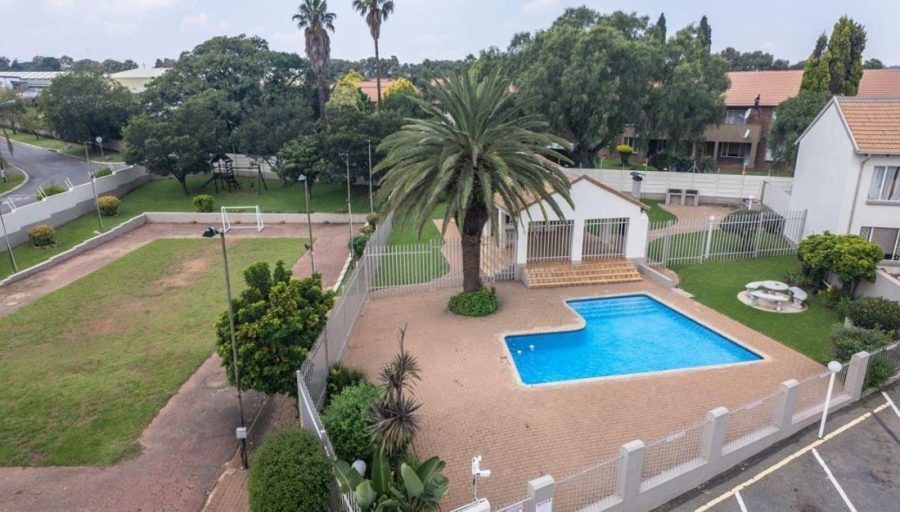 2 Bedroom Property for Sale in Eden Glen Gauteng