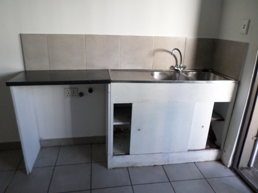 To Let 1 Bedroom Property for Rent in Edenvale Central Gauteng