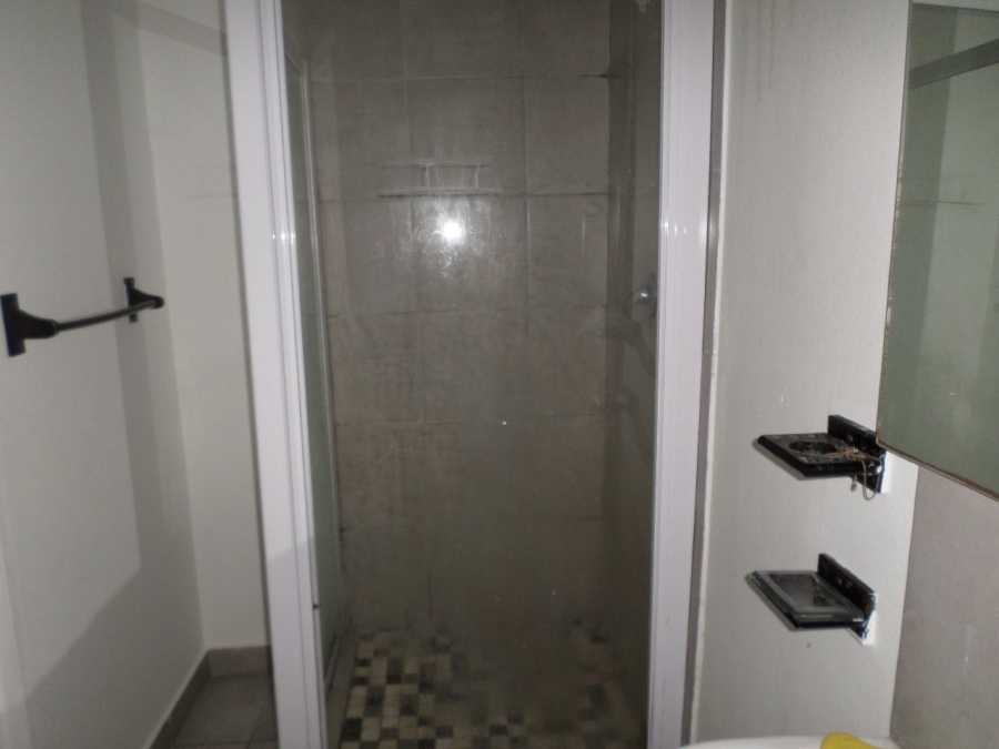 To Let 1 Bedroom Property for Rent in Edenvale Central Gauteng
