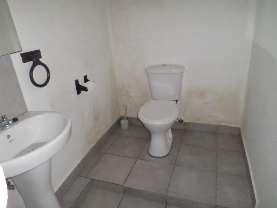 To Let 1 Bedroom Property for Rent in Edenvale Central Gauteng