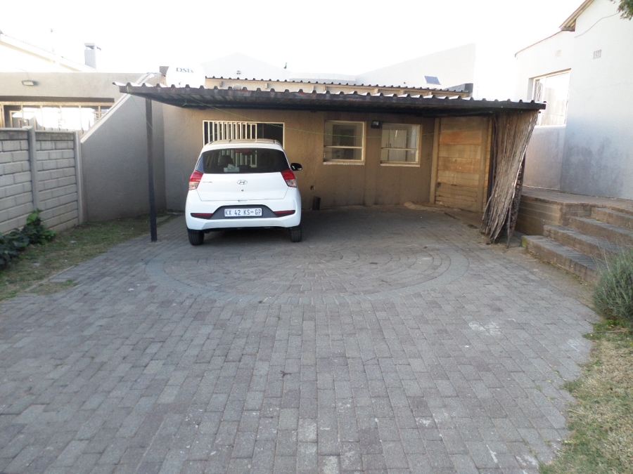 To Let 1 Bedroom Property for Rent in Edenvale Central Gauteng