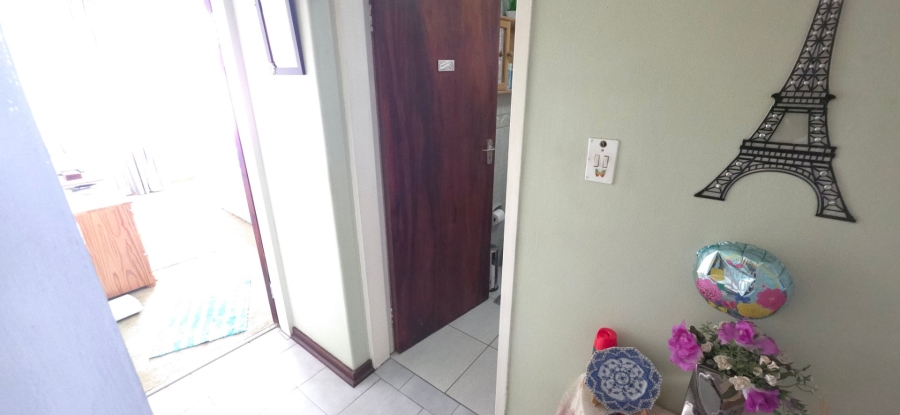 2 Bedroom Property for Sale in New Redruth Gauteng