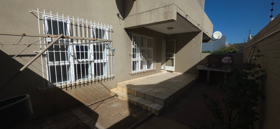2 Bedroom Property for Sale in New Redruth Gauteng
