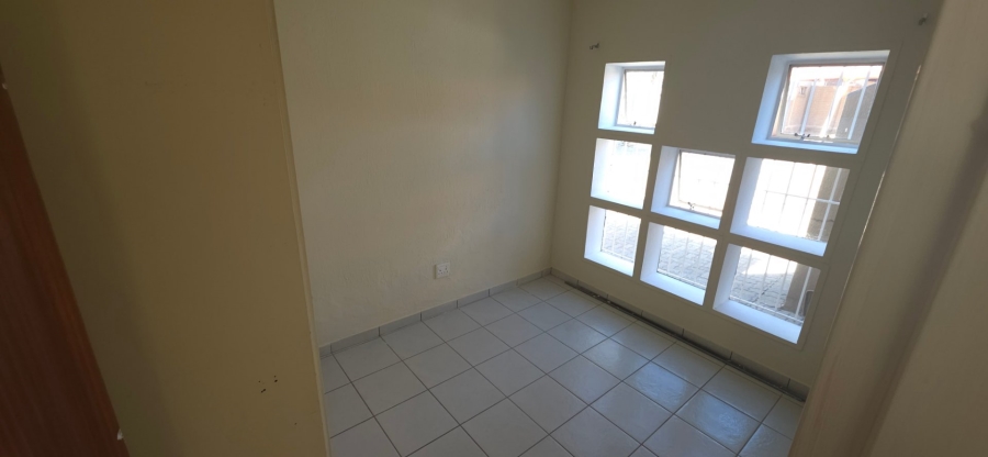 2 Bedroom Property for Sale in New Redruth Gauteng