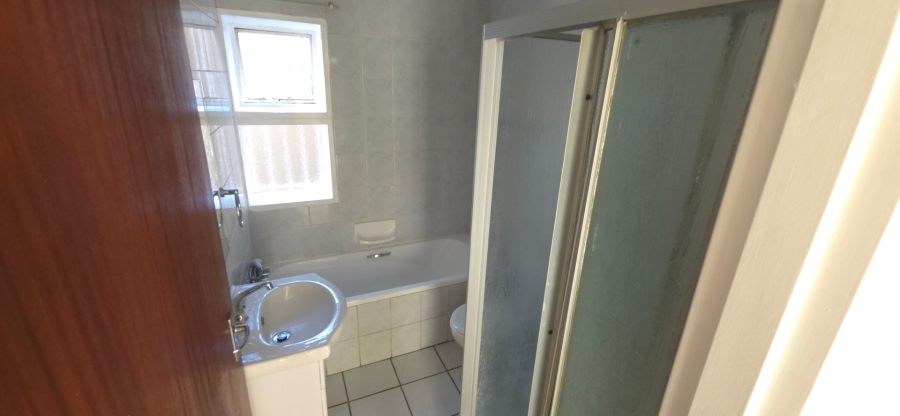 2 Bedroom Property for Sale in New Redruth Gauteng