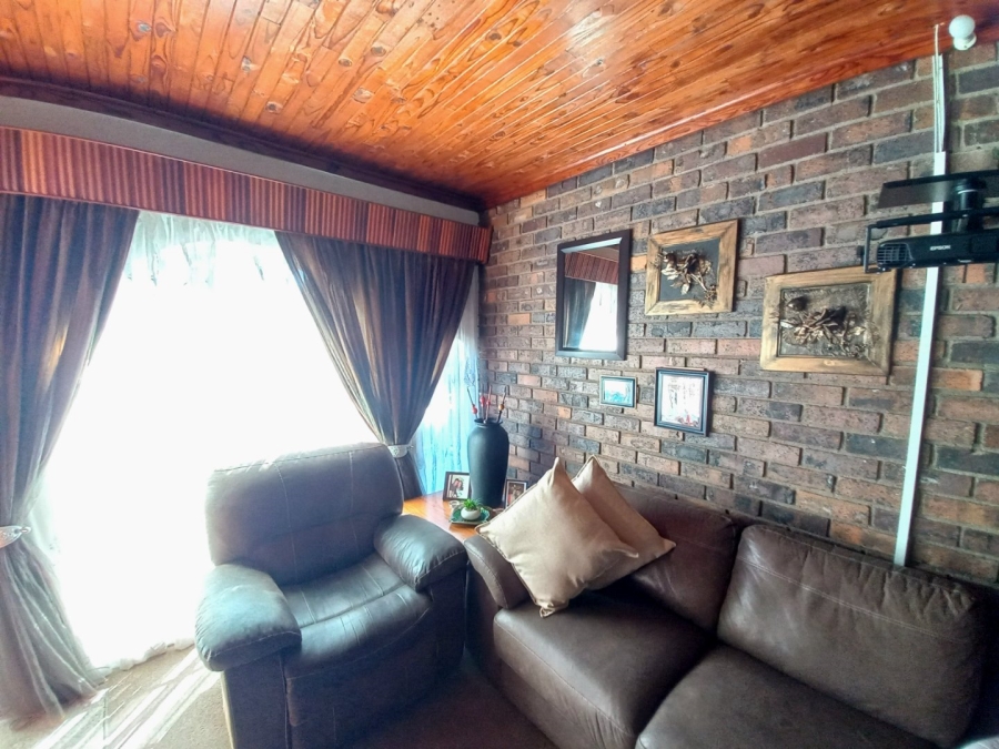 3 Bedroom Property for Sale in Dawnview Gauteng