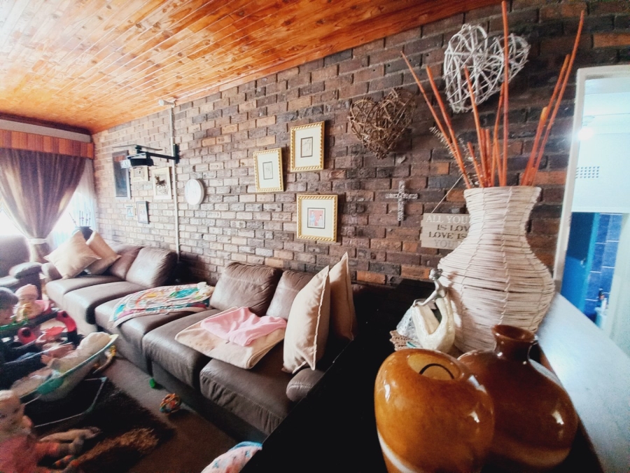 3 Bedroom Property for Sale in Dawnview Gauteng