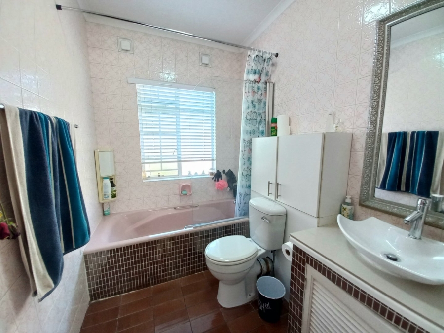3 Bedroom Property for Sale in Dawnview Gauteng