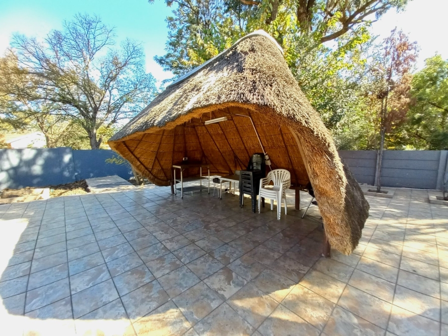 5 Bedroom Property for Sale in Edenvale Central Gauteng