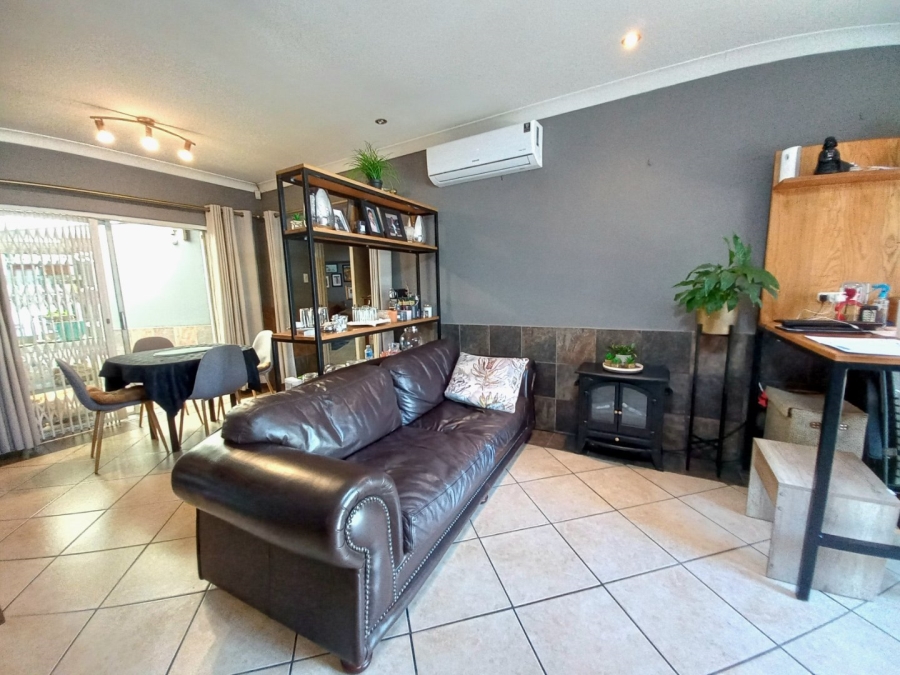 5 Bedroom Property for Sale in Edenvale Central Gauteng