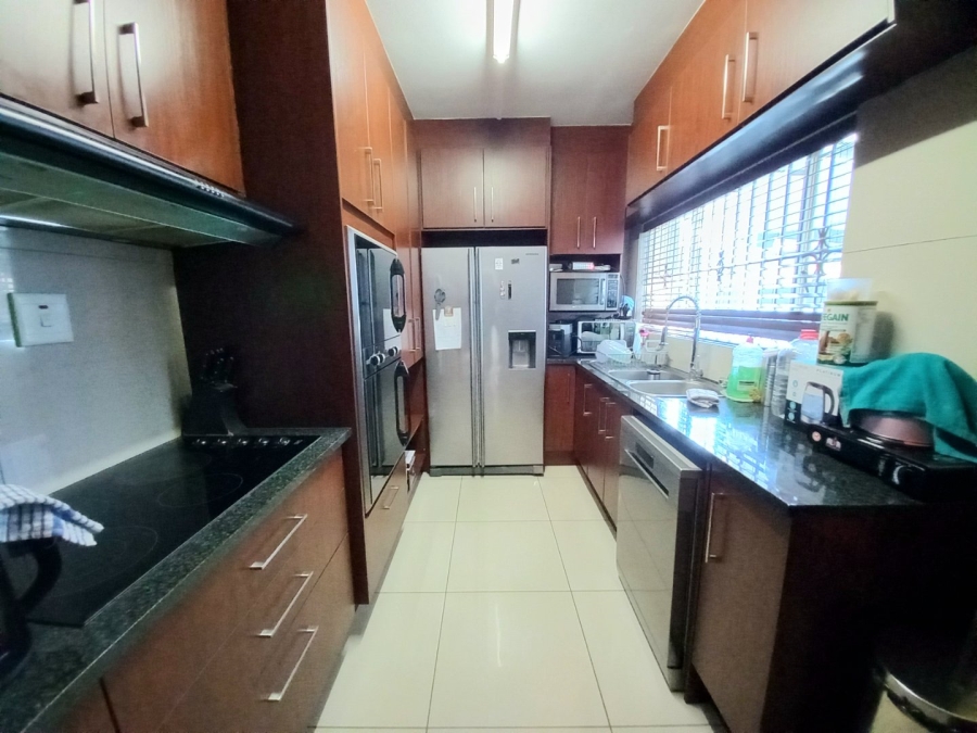 5 Bedroom Property for Sale in Edenvale Central Gauteng