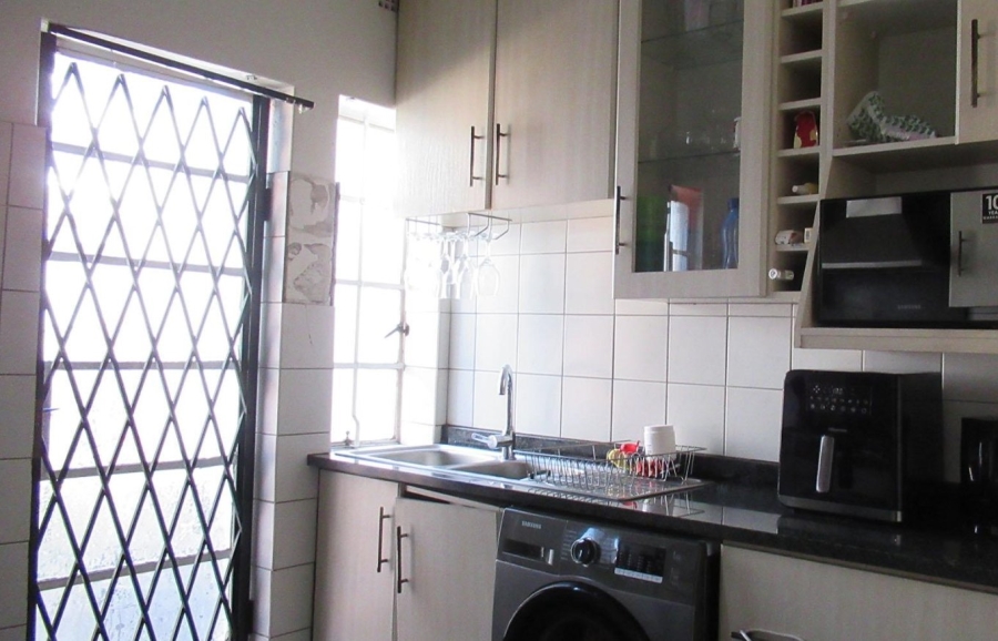 3 Bedroom Property for Sale in Kew Gauteng