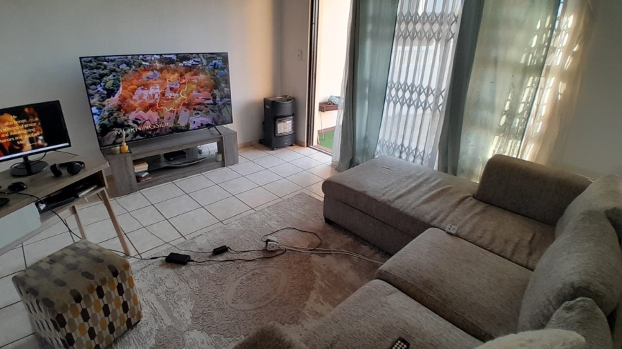 2 Bedroom Property for Sale in Barbeque Downs Gauteng