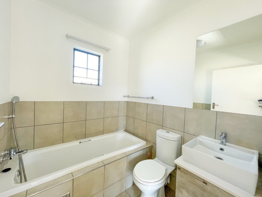 To Let 4 Bedroom Property for Rent in Sagewood Gauteng