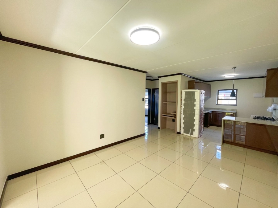 2 Bedroom Property for Sale in Blue Hills Gauteng