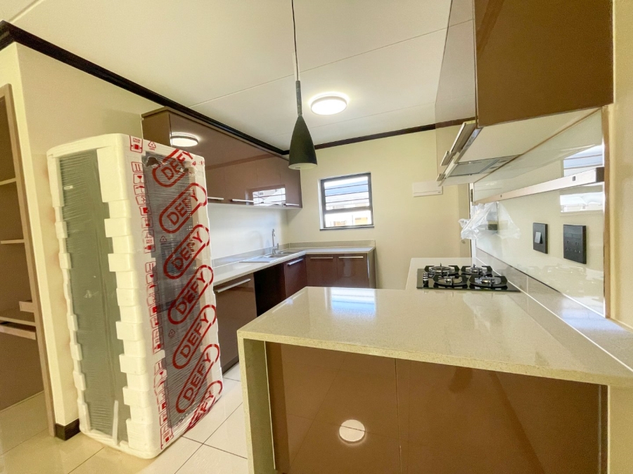 2 Bedroom Property for Sale in Blue Hills Gauteng