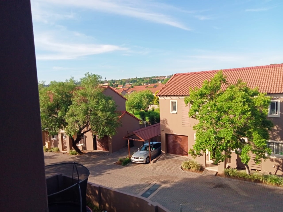 3 Bedroom Property for Sale in Halfway House Gauteng