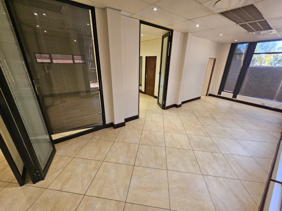 Commercial Property for Sale in Die Hoewes Gauteng