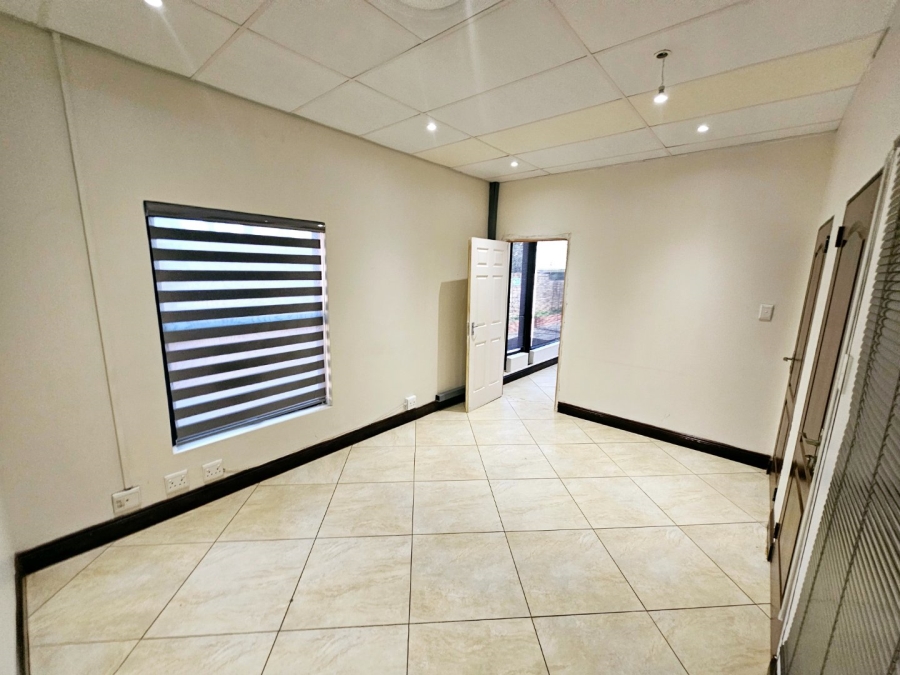 Commercial Property for Sale in Die Hoewes Gauteng