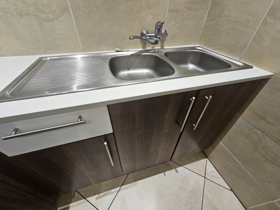 Commercial Property for Sale in Die Hoewes Gauteng