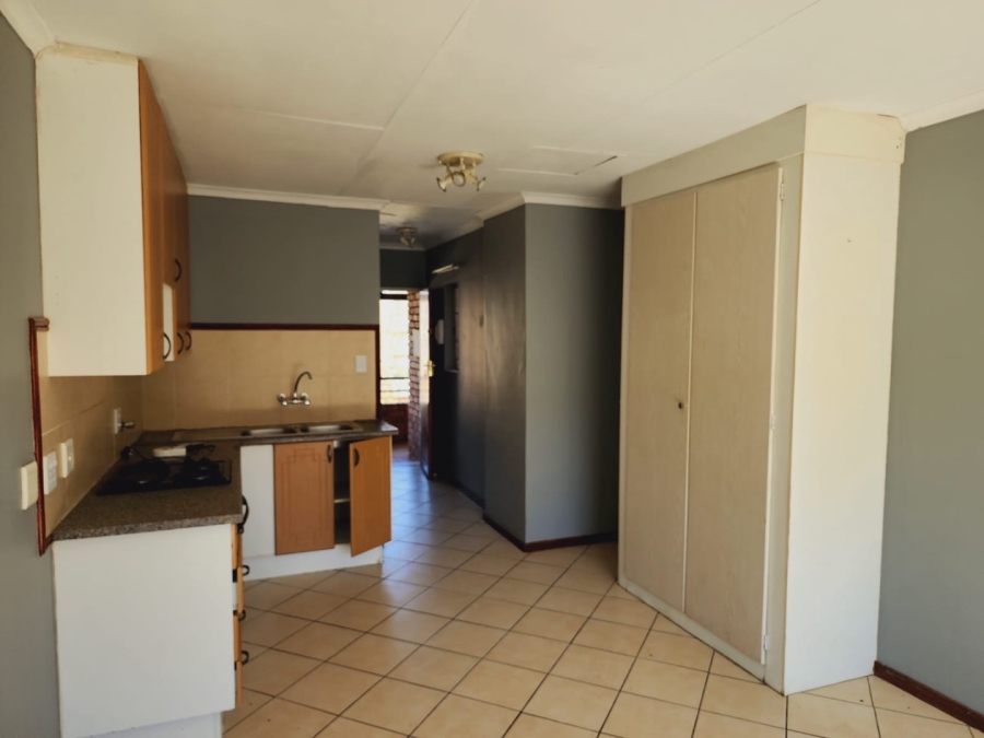 1 Bedroom Property for Sale in Noordwyk Gauteng