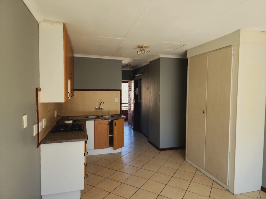 1 Bedroom Property for Sale in Noordwyk Gauteng