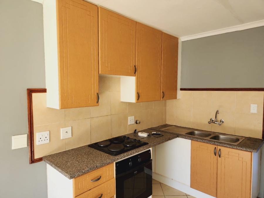1 Bedroom Property for Sale in Noordwyk Gauteng