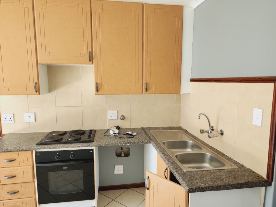 1 Bedroom Property for Sale in Noordwyk Gauteng