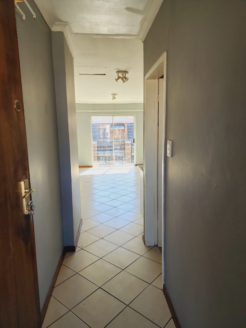 1 Bedroom Property for Sale in Noordwyk Gauteng