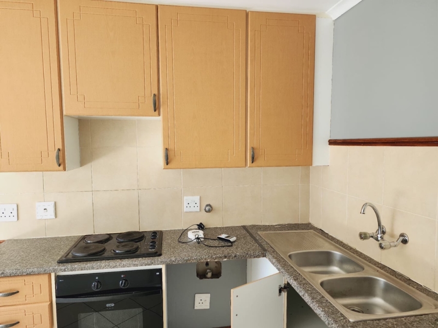 1 Bedroom Property for Sale in Noordwyk Gauteng