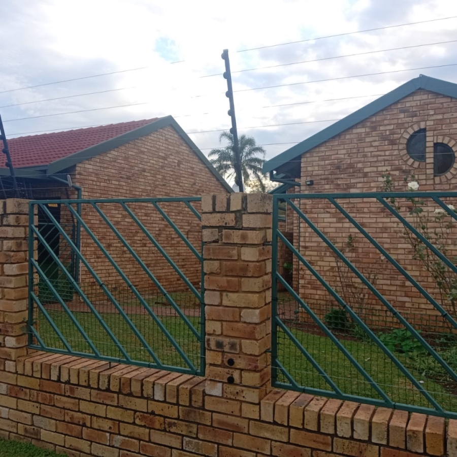 3 Bedroom Property for Sale in Doornpoort Gauteng