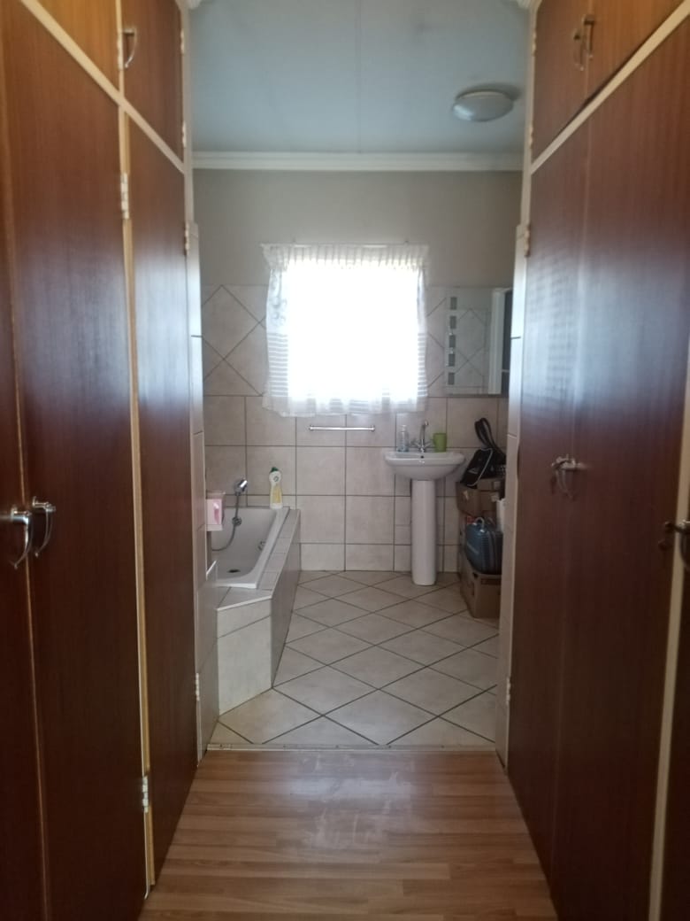 4 Bedroom Property for Sale in Meyerspark Gauteng