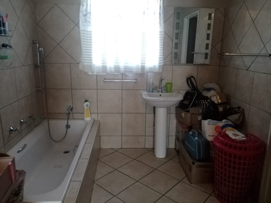 4 Bedroom Property for Sale in Meyerspark Gauteng