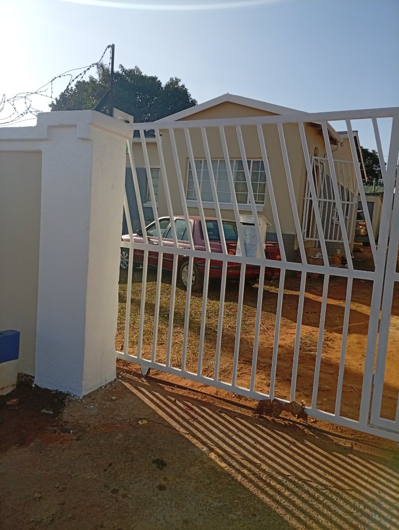 6 Bedroom Property for Sale in Crosby Gauteng