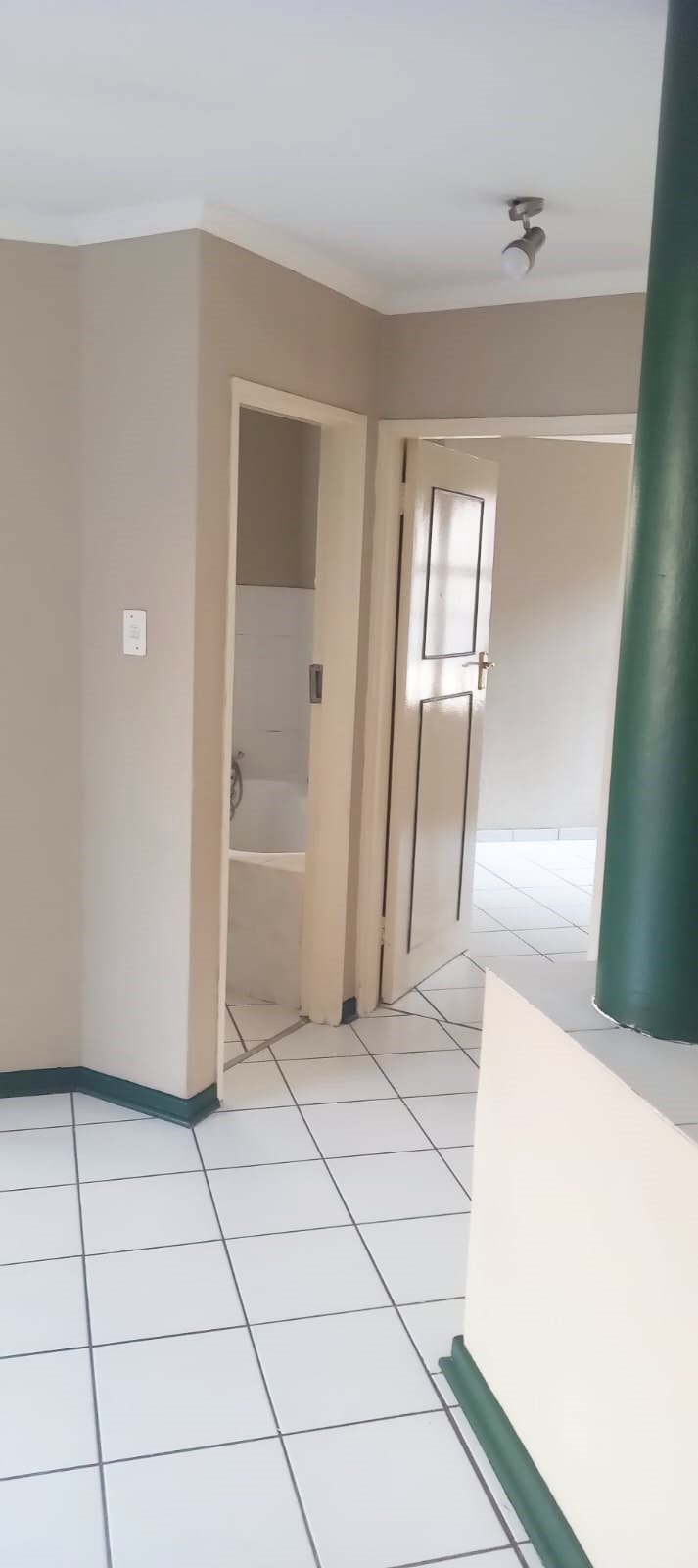 To Let 2 Bedroom Property for Rent in Vorna Valley Gauteng