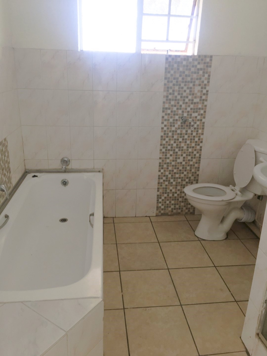 To Let 2 Bedroom Property for Rent in Vorna Valley Gauteng