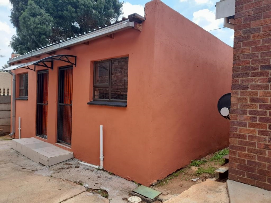 To Let 1 Bedroom Property for Rent in Westdene Gauteng