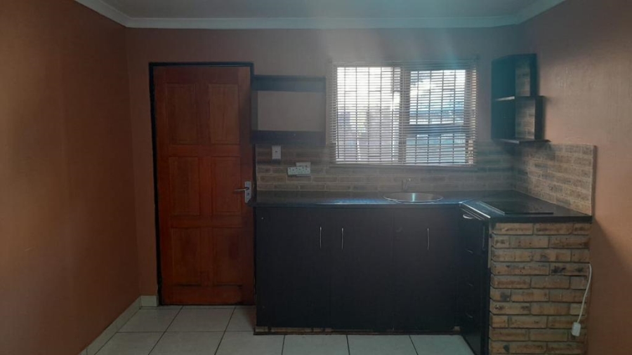 To Let 1 Bedroom Property for Rent in Westdene Gauteng