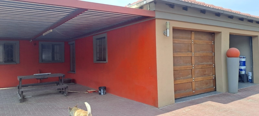 To Let 3 Bedroom Property for Rent in Capital Park Gauteng